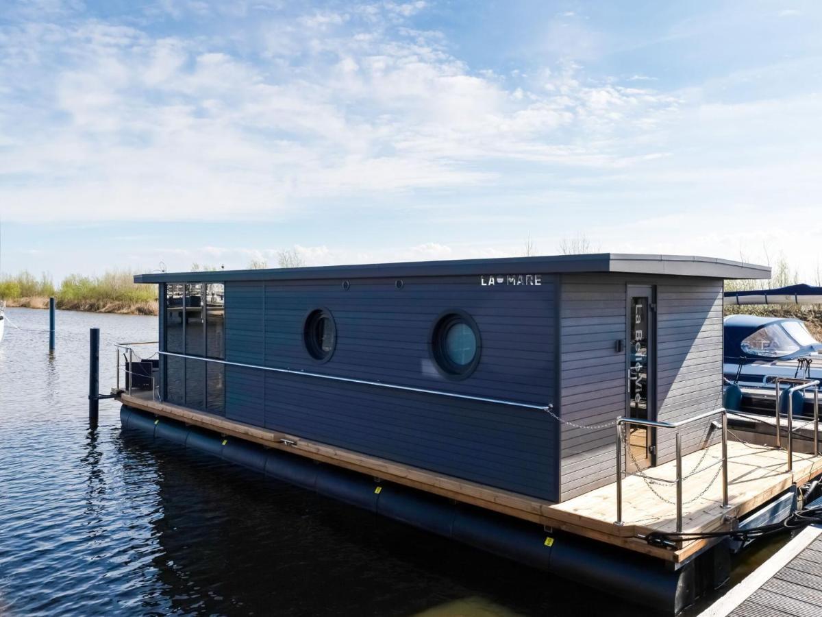 Beautiful Houseboat In Marina Of Volendam Hotel Exterior photo