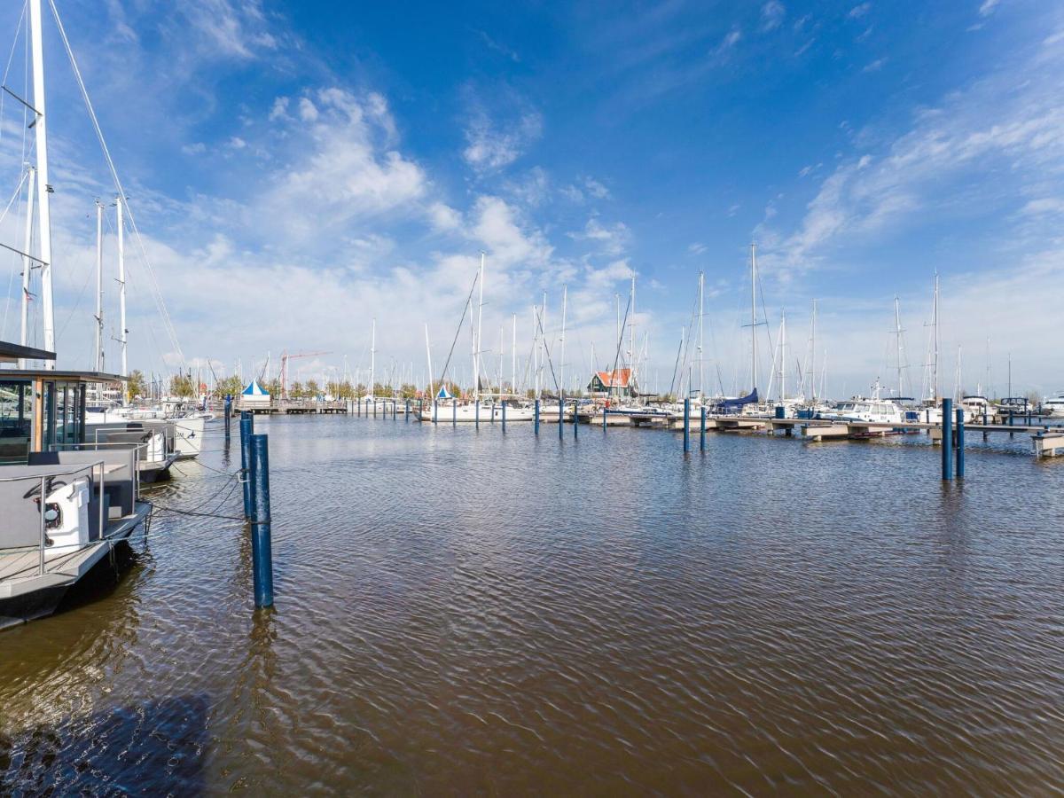 Beautiful Houseboat In Marina Of Volendam Hotel Exterior photo