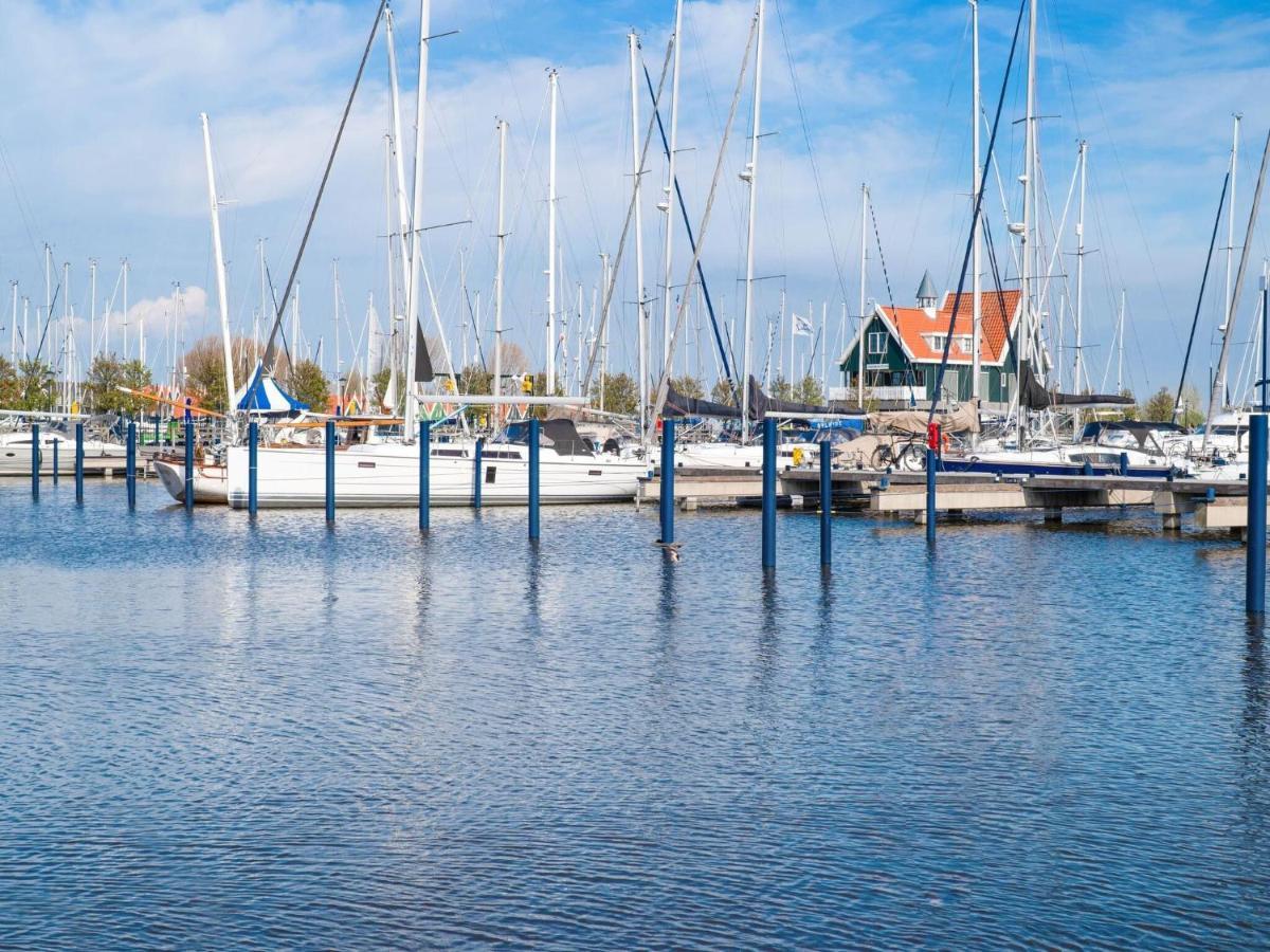 Beautiful Houseboat In Marina Of Volendam Hotel Exterior photo